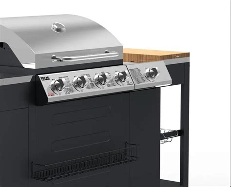 Rodinná grilovacia párty s plynovým grilom G21 Texas BBQ