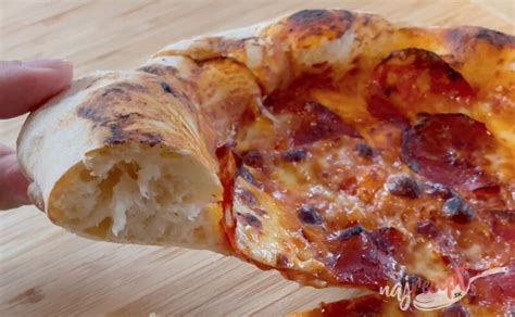 Pohľad na lahodnú domácu pizzu