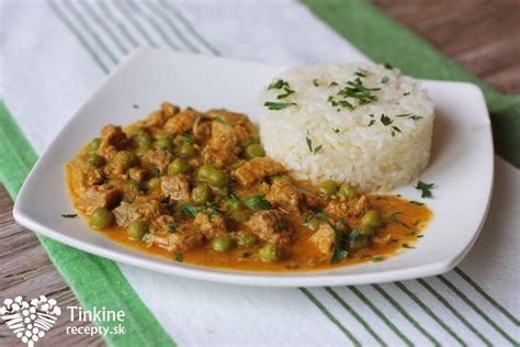 Dusené teľacie mäso s mrkvou a hráškom