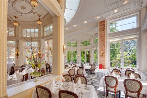 Secesná reštaurácia Grand Restaurant v Piešťanoch