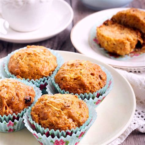 Mrkvovo-jablkové muffiny na tanieri