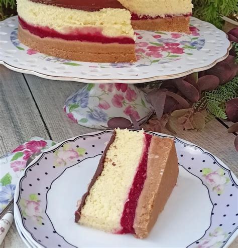 Torta s machovým povrchom