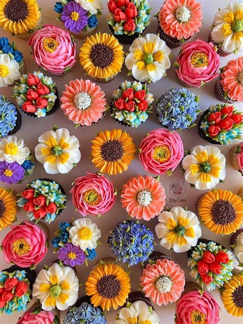 Aranžovanie svadobných cupcakes
