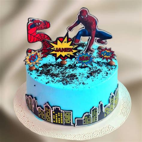 Spiderman maska z marcipánu na torte