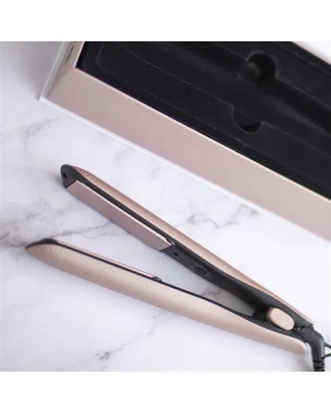 Sklad s keramickými nádobami