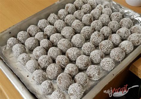 Medové guľky obalené v kokose