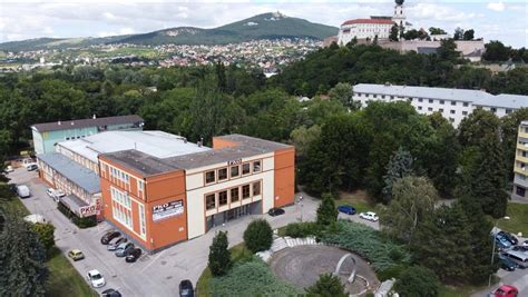Interiér reštaurácie PKO Nitra s otvorenou terasou