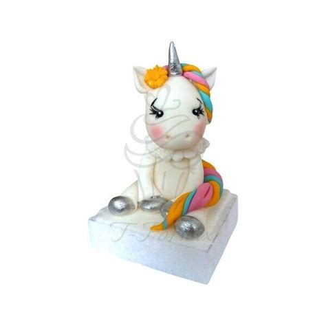 Cukrová figúrka jednorožca na tortu