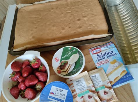 Suroviny na banánovú striešku s tvarohom a mascarpone