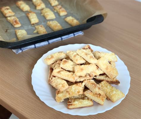 Bryndzové vrtuľky pred pečením na plechu