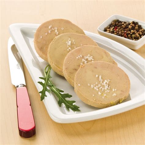 Rôzne formy Foie Gras (celá, terina, paštéta)
