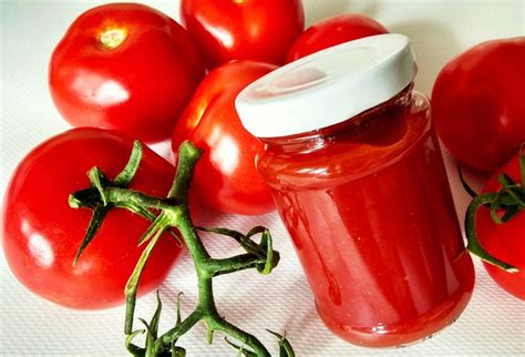 domáci paradajkový pretlak v pohároch