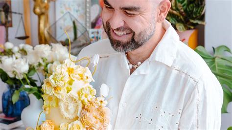 Julián Ángel a jeho kvetinové torty