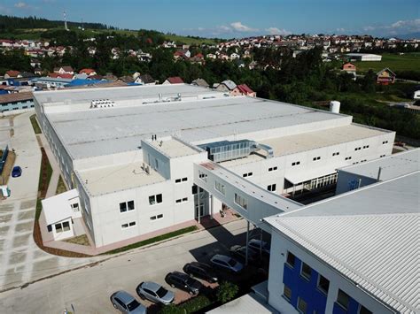 Interiér výrobného závodu Tekmar s výrobnými linkami