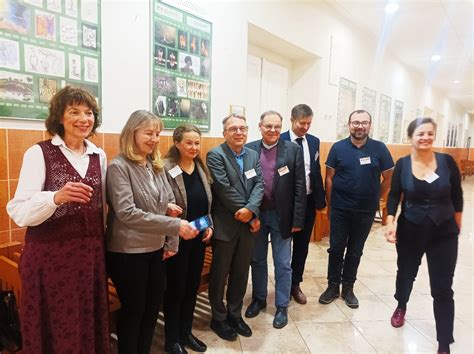 Skupinová fotografia hercov Ohnivé kura