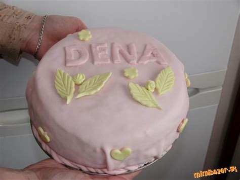 Ukážka torty zdobenej K2 hmotou