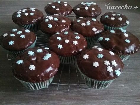 Vianočné muffiny zdobené deťmi