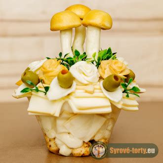 Syrová torta a kytica