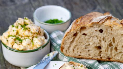 Misa s rozmixovanou baklažánovou nátierkou