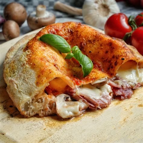 Prekladaná pizza Calzone