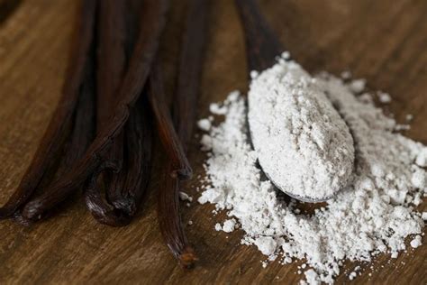 Ingrediencie na výrobu domáceho vanilkového cukru