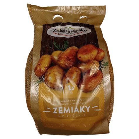 Surové zemiaky pripravené na pečenie