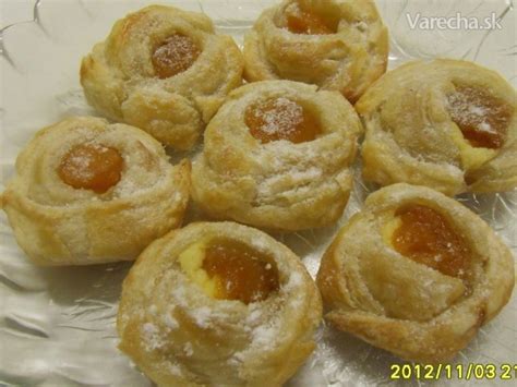 Tvarovanie marhuľových guľôčok z cesta