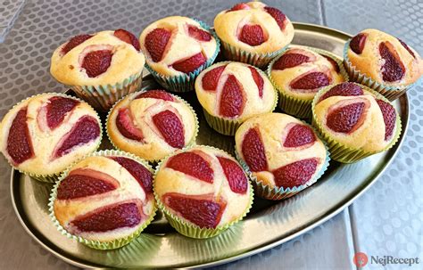 Ingrediencie na kakaové tvarohové muffiny s čučoriedkami