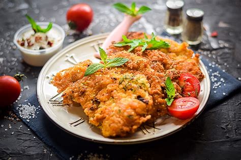 Skladba ingrediencií pre rezne v cesnakovej strúhanke