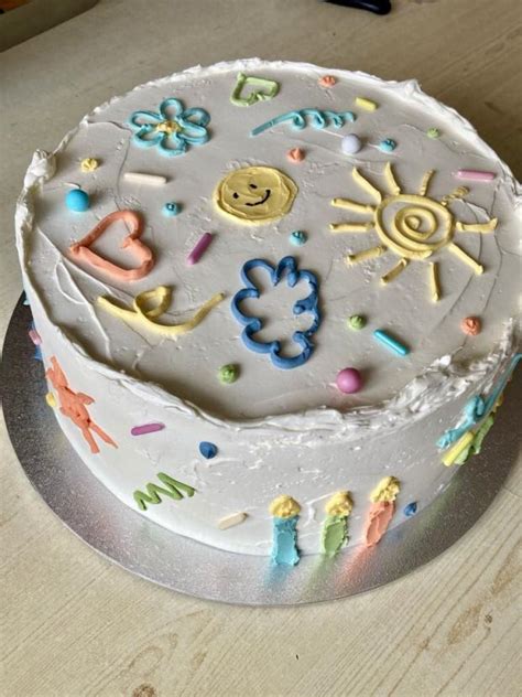 kreslená detská torta s rozprávkovým motívom