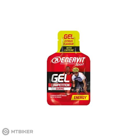 športovec konzumujúci energetický gél