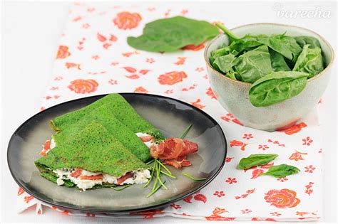 Špenátové palacinky s tvarohovou plnkou a nivovou omáčkou