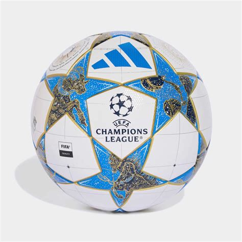 Marcipánová futbalová lopta a kopačka