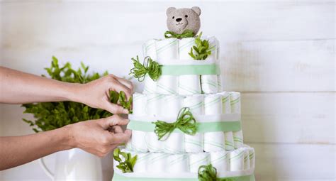 Schéma krok za krokom na výrobu plienkovej torty trojkolky