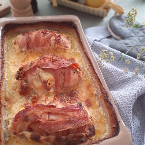Plnené kuracie prsia obalené v slanine