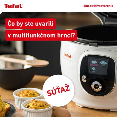 Moderný multifunkčný hrniec v štýlovej kuchyni