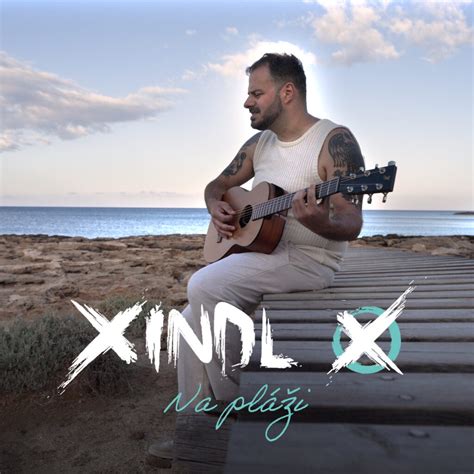 Xindl X pri vystúpení s gitarou