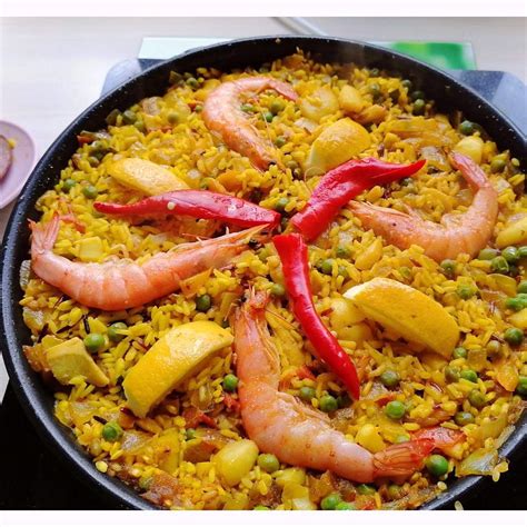 Hotová španielska paella