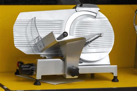 Porovnanie elektrických krájačov