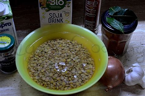 Surová šošovica a ďalšie ingrediencie na prívarok