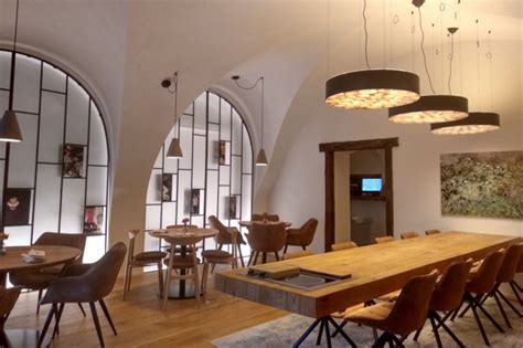 Interiér reštaurácie Biela hus v historickom dome