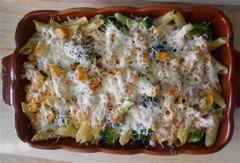 Ingrediencie pre zapekané cestoviny s brokolicou