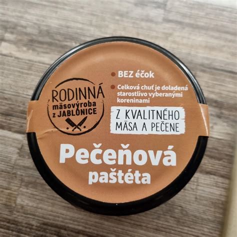 Čerstvo pripravená pečeňová paštéta