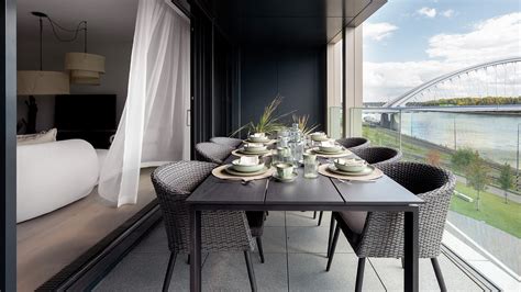 Elegantná terasa reštaurácie Prestige s výhľadom na Dunaj
