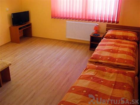 Interiér izby v Penzione U Vinca s TV a Wi-Fi