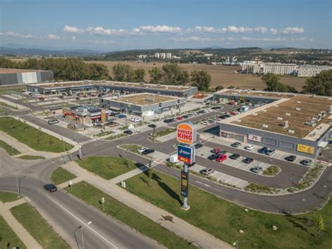 Fotografia centra Púchova s obchodnými centrami