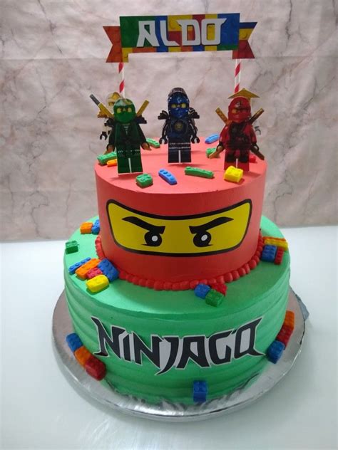 Lego Ninjago torta s rôznymi postavičkami