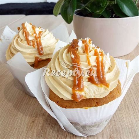 Muffiny so slaným karamelom a marshmallow