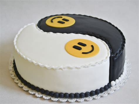 Torta so smajlíkmi z jedlej oplátky