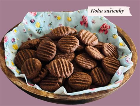 Upečené koka keksíky s typickým vzorom vidličky